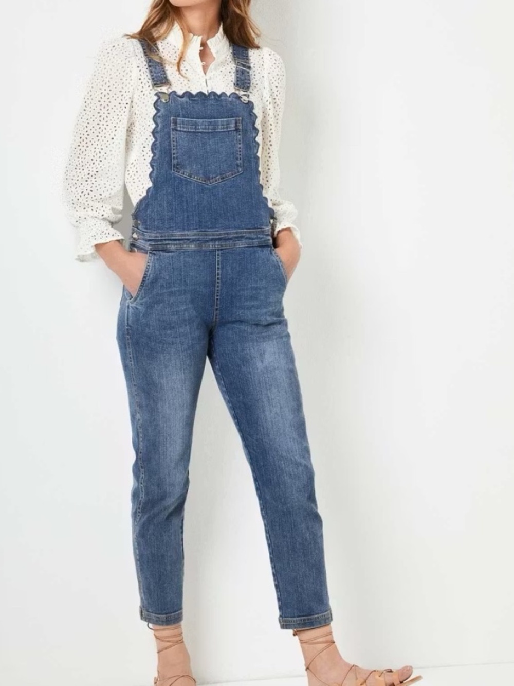 WYSE London SCARLETT SCALLOP DUNGAREE OVERALLS